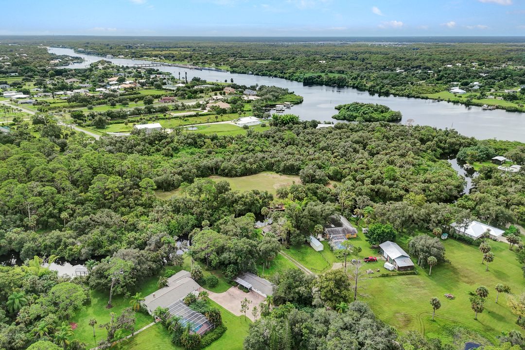 18200 Elmwood Dr, Alva, FL 33920