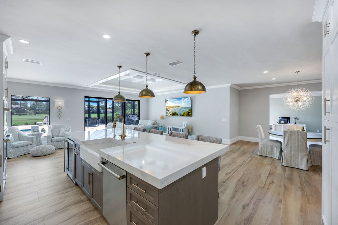 4701 Oak Leaf Dr, Naples, FL 34119