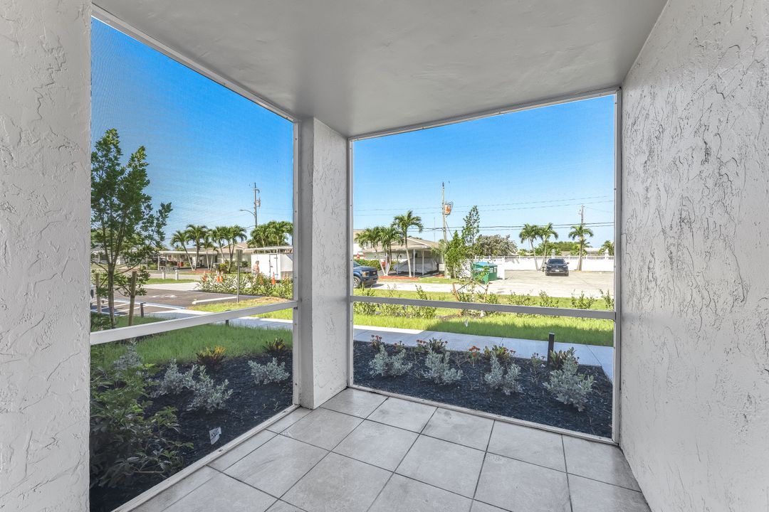 4815 Tudor Dr, Cape Coral, FL 33904