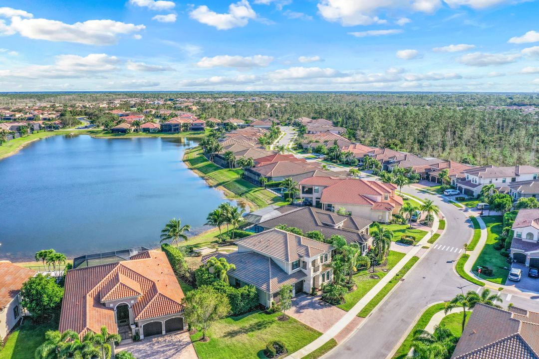 2939 Cinnamon Bay Cir, Naples, FL 34119