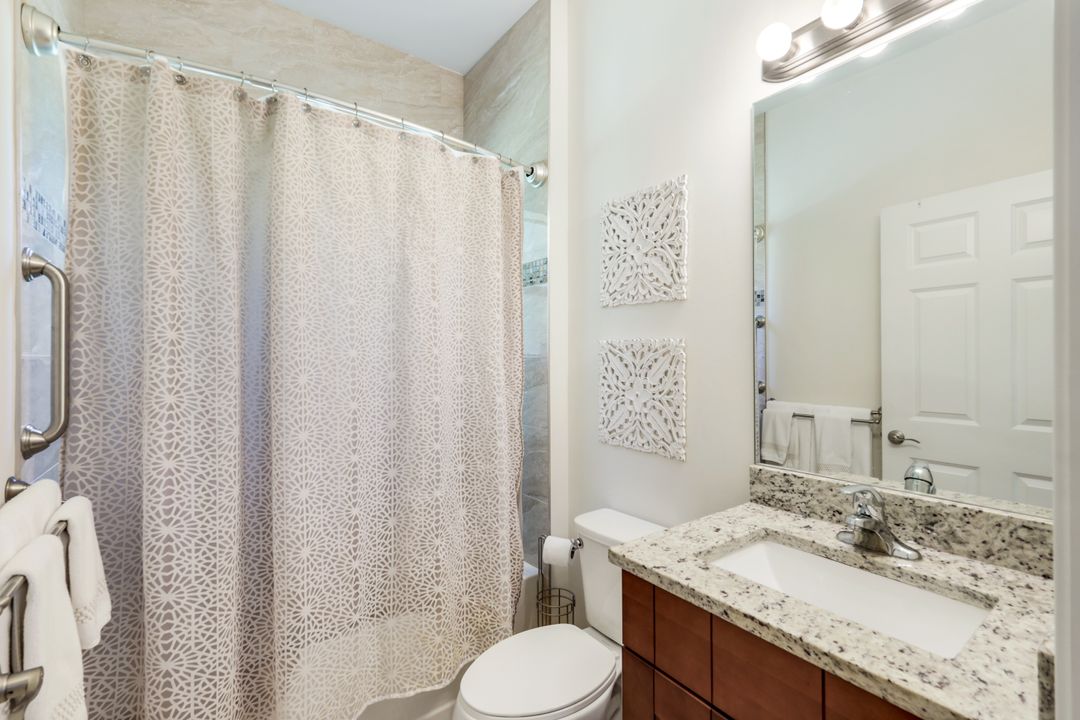 575 12th Ave NW, Naples, FL 34120