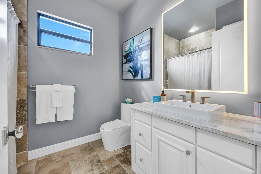 494 Seagull Ave, Naples, FL 34108