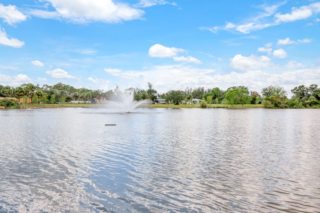 2050 Hickeys Creekside Dr, Alva, FL 33920