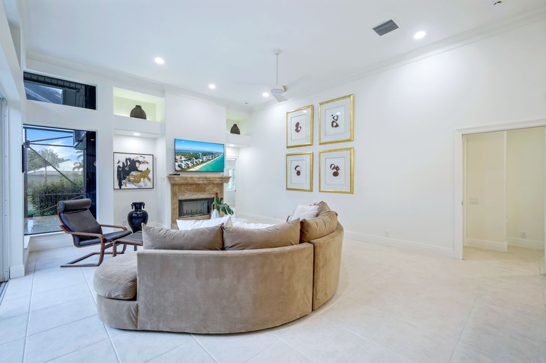 11819 Warbler Ct, Naples, FL 34119