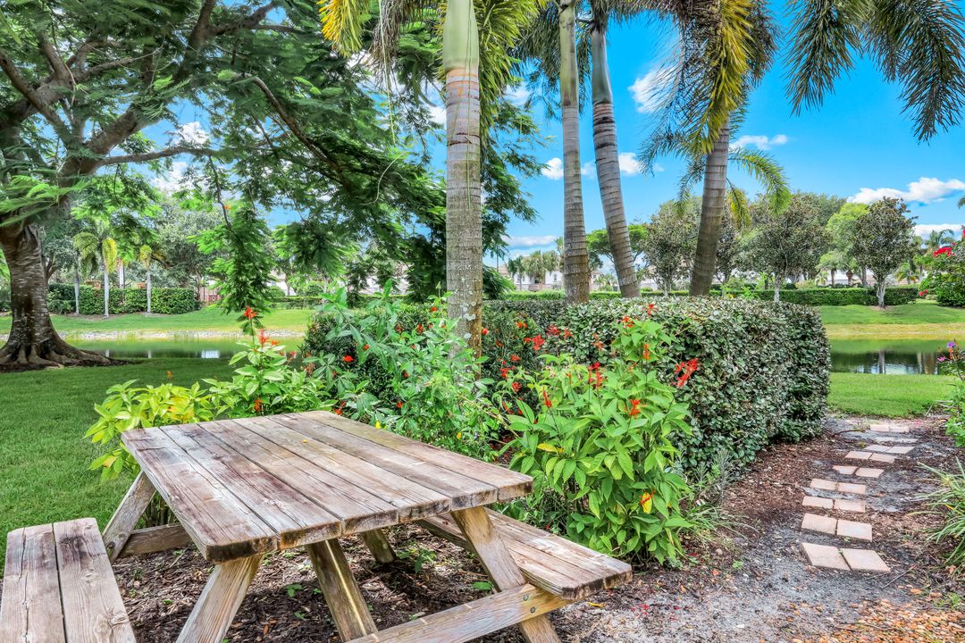 8776 Hideaway Harbor Ct, Naples, FL 34120
