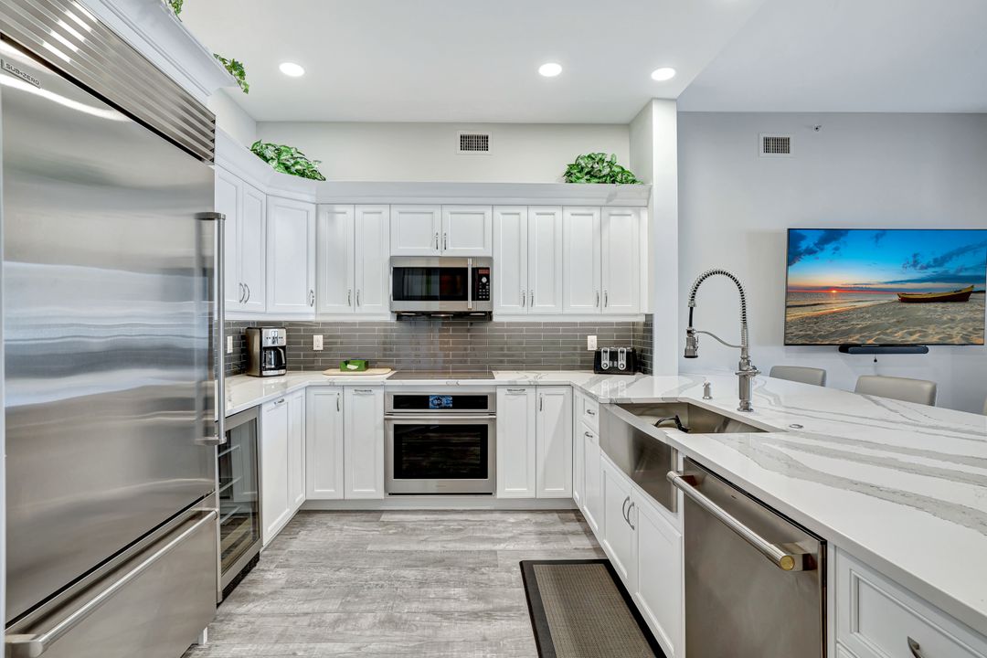 770 Bentwater Cir #103, Naples, FL 34108