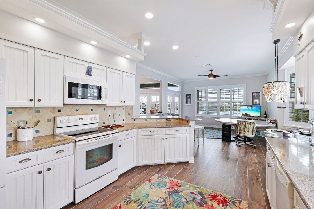 418 Panay Ave, Naples, FL 34113