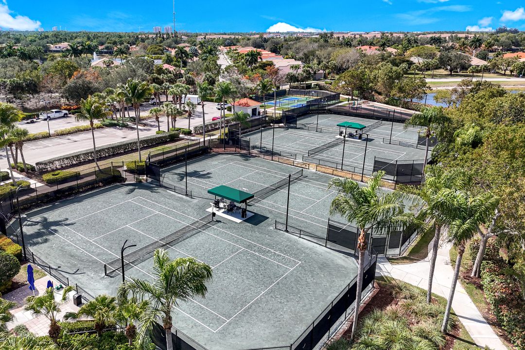 19513 Caladesi Dr, Fort Myers, FL 33967