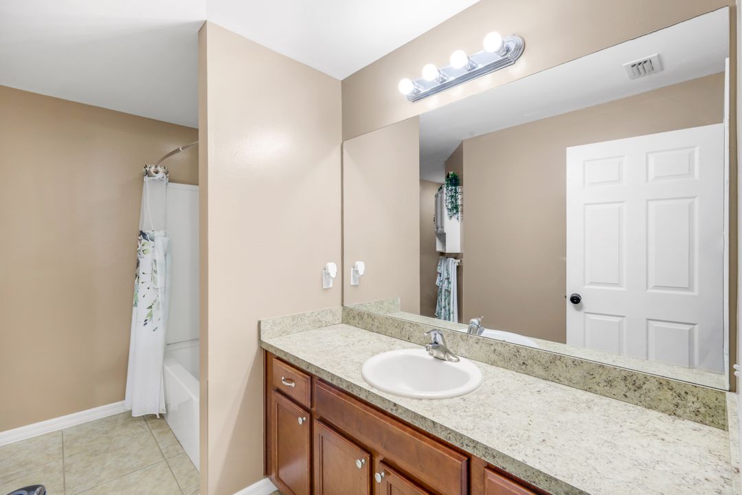 740 Evening Shade Ln, Lehigh Acres, FL 33974
