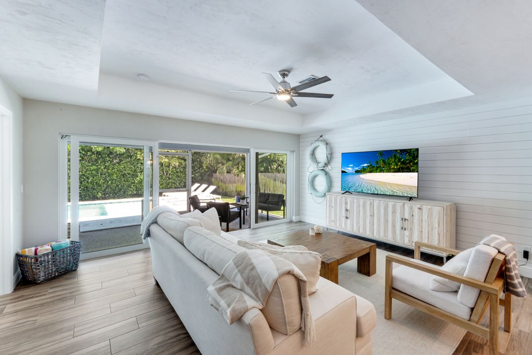743 108th Ave N, Naples, FL 34108