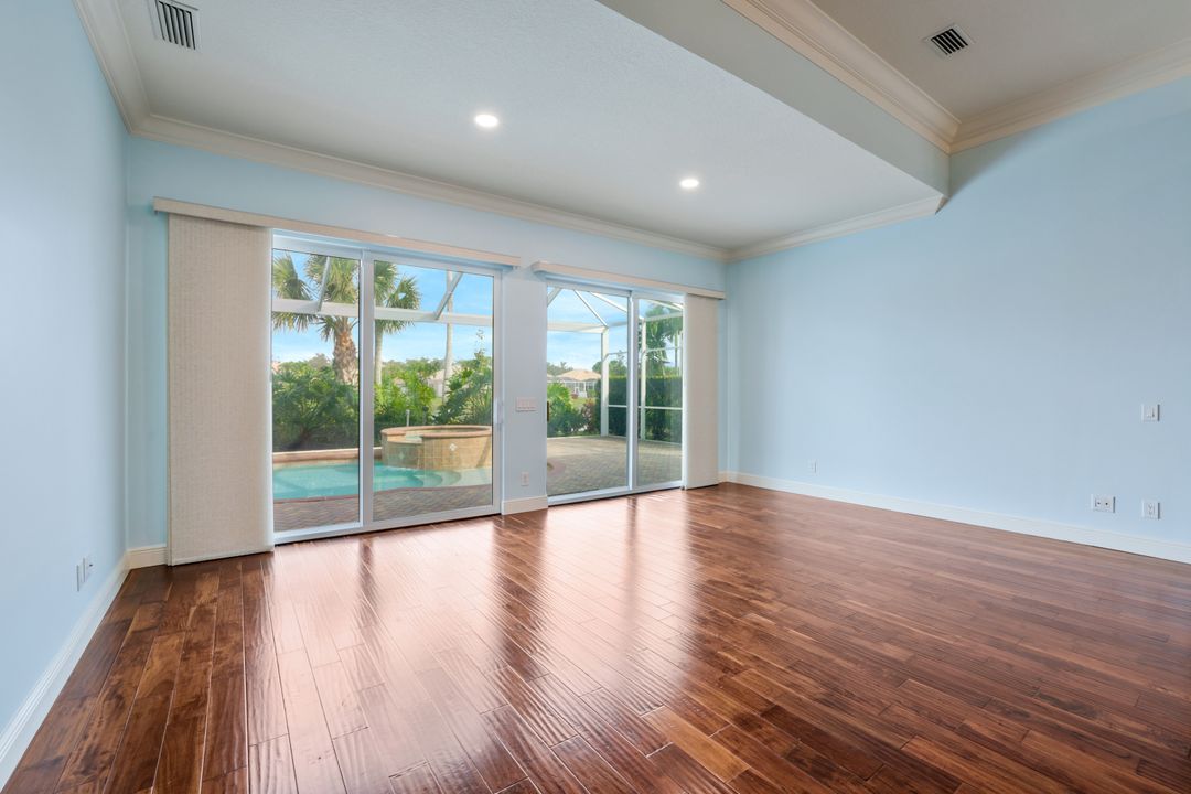 2885 Hatteras Way, Naples, FL 34119