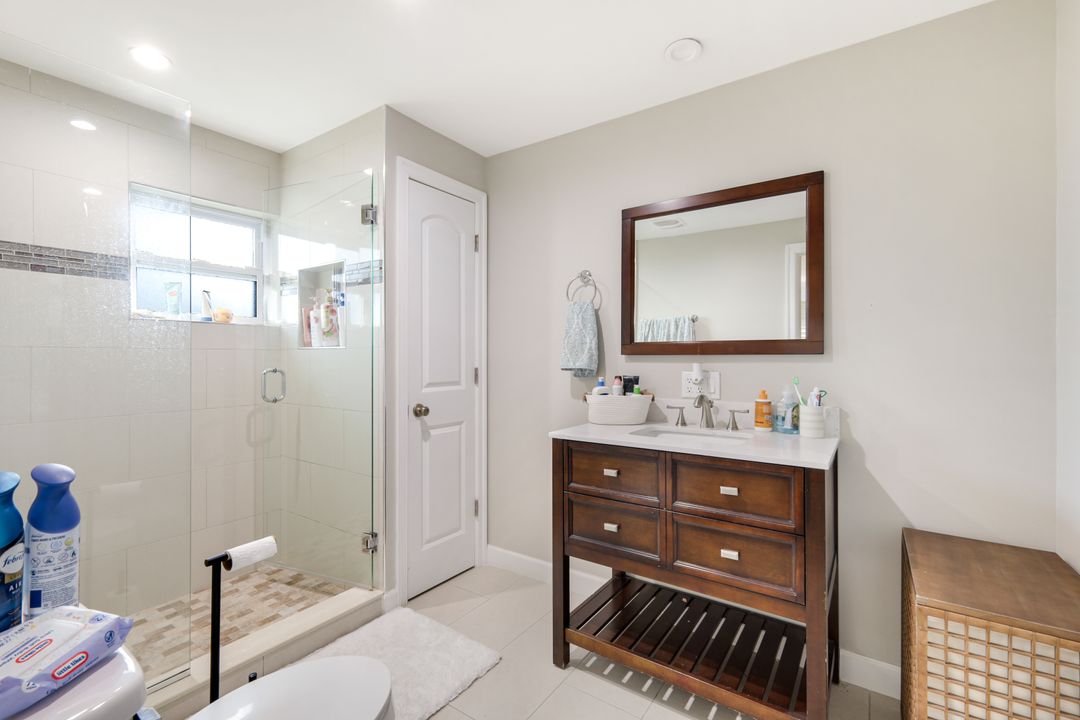 5203 Selby Dr, Fort Myers, FL 33919