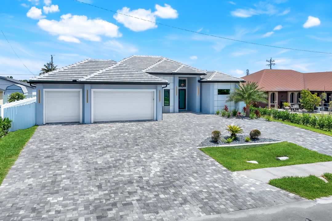 405 Mohawk Pkwy, Cape Coral, FL 33914