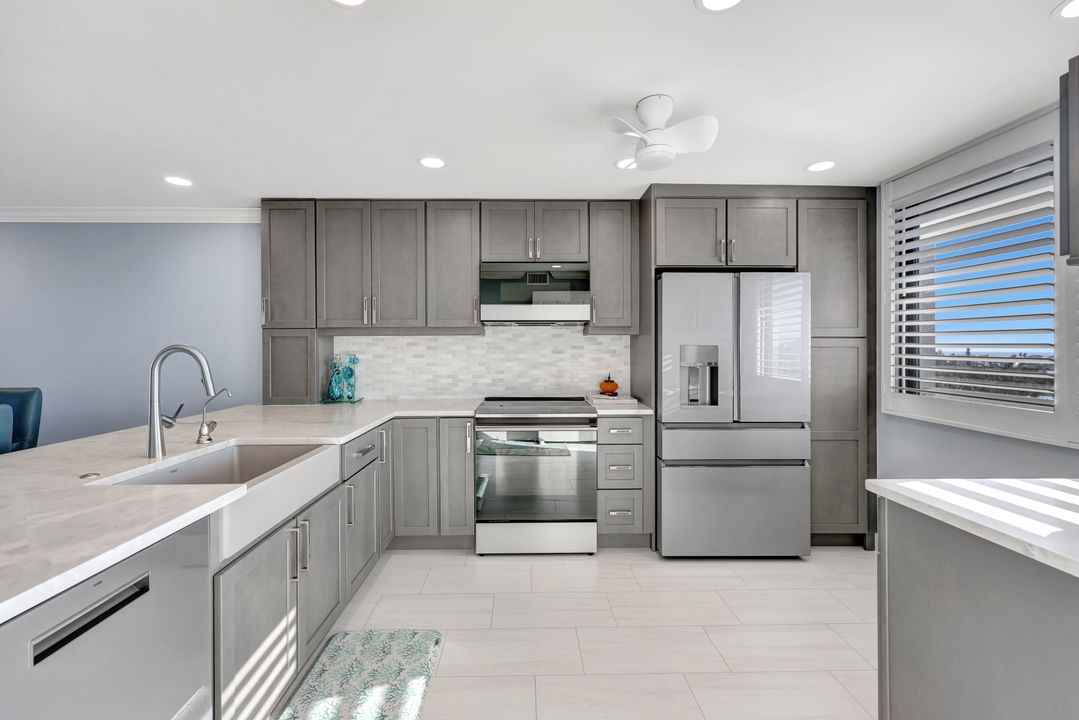 4253 Bay Beach Ln #7E, Fort Myers Beach, FL 33931