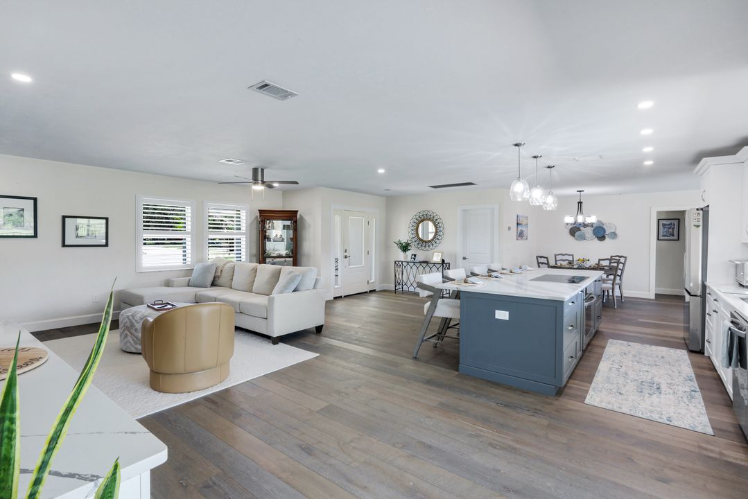 193 Heather Grove Ln, Naples, FL 34113