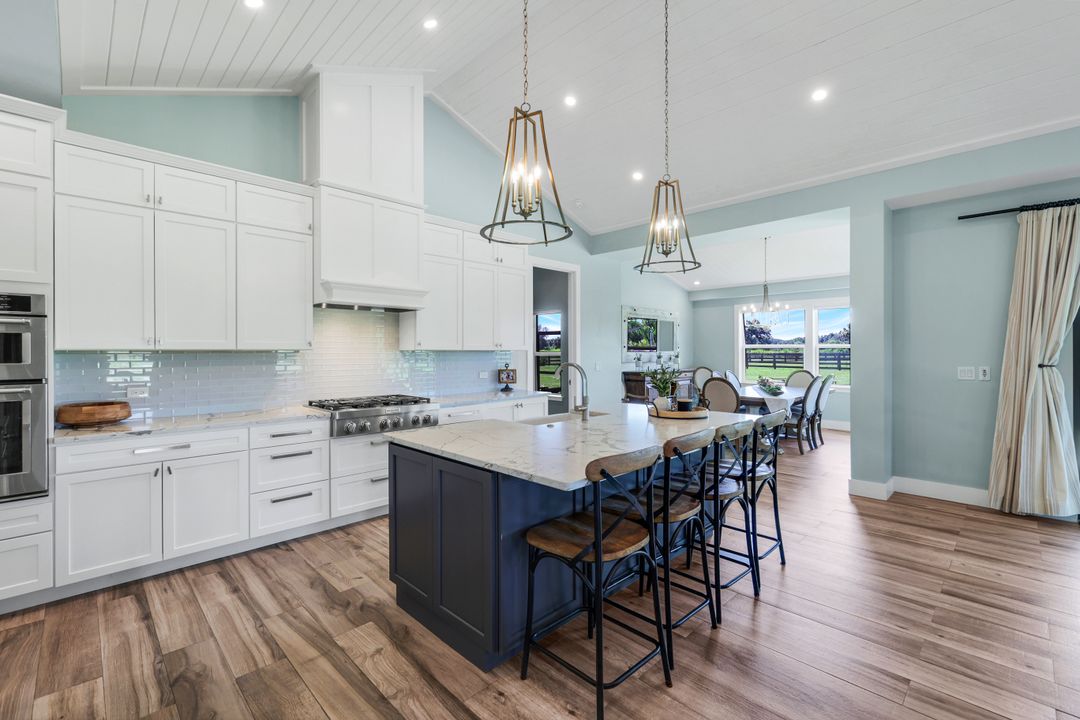 19080 Parkinson Rd, Alva, FL 33920