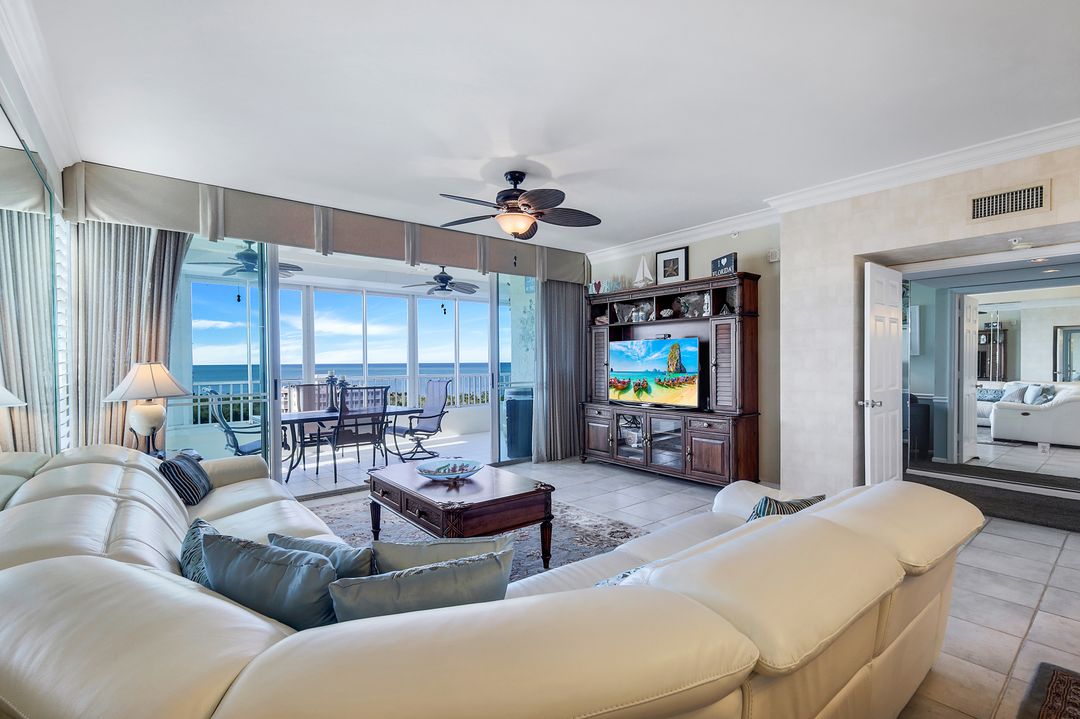 21 Bluebill Ave  #B-1102, Naples, FL 34108