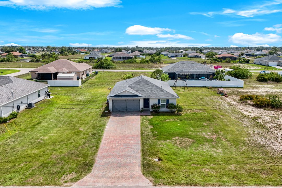 4424 NE 10th Ct, Cape Coral, FL 33909