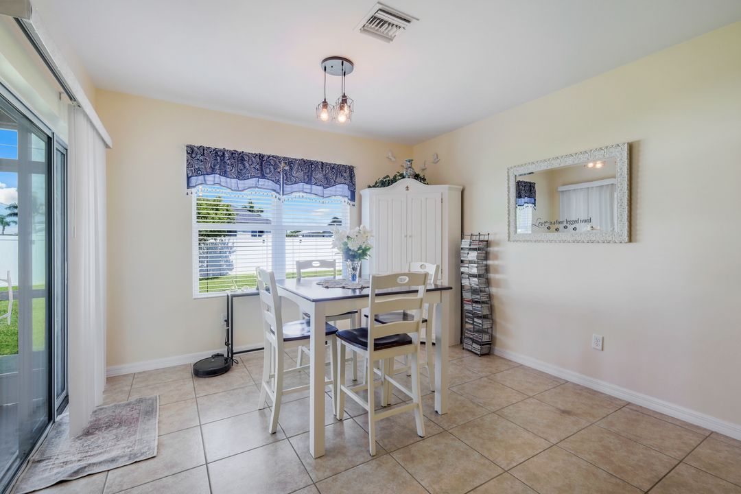 2933 SW 7th Pl, Cape Coral, FL 33914