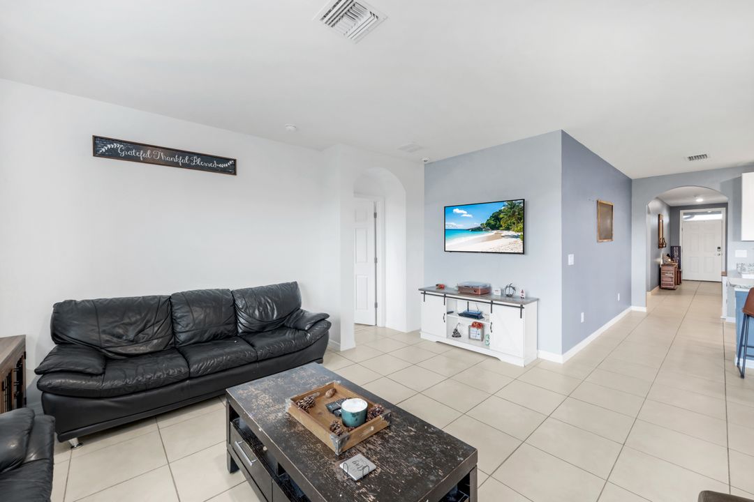 4180 68th Ave NE, Naples, FL 34120