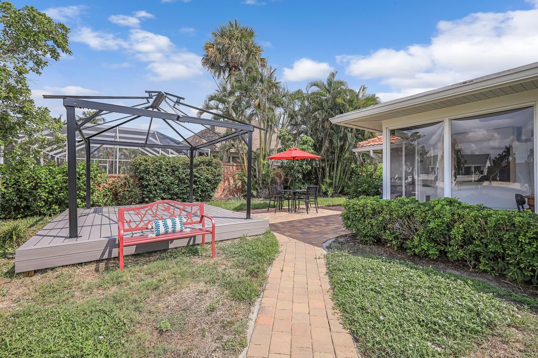 455 Bayside Ave, Naples, FL 34108