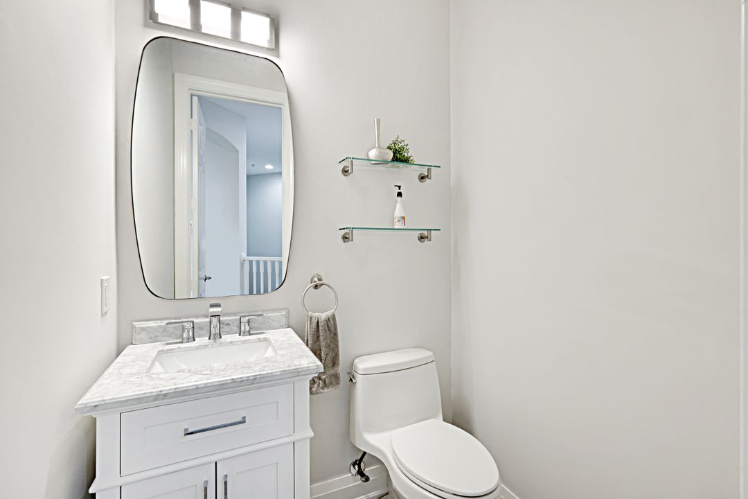 8755 Coastline Ct #201, Naples, FL 34120