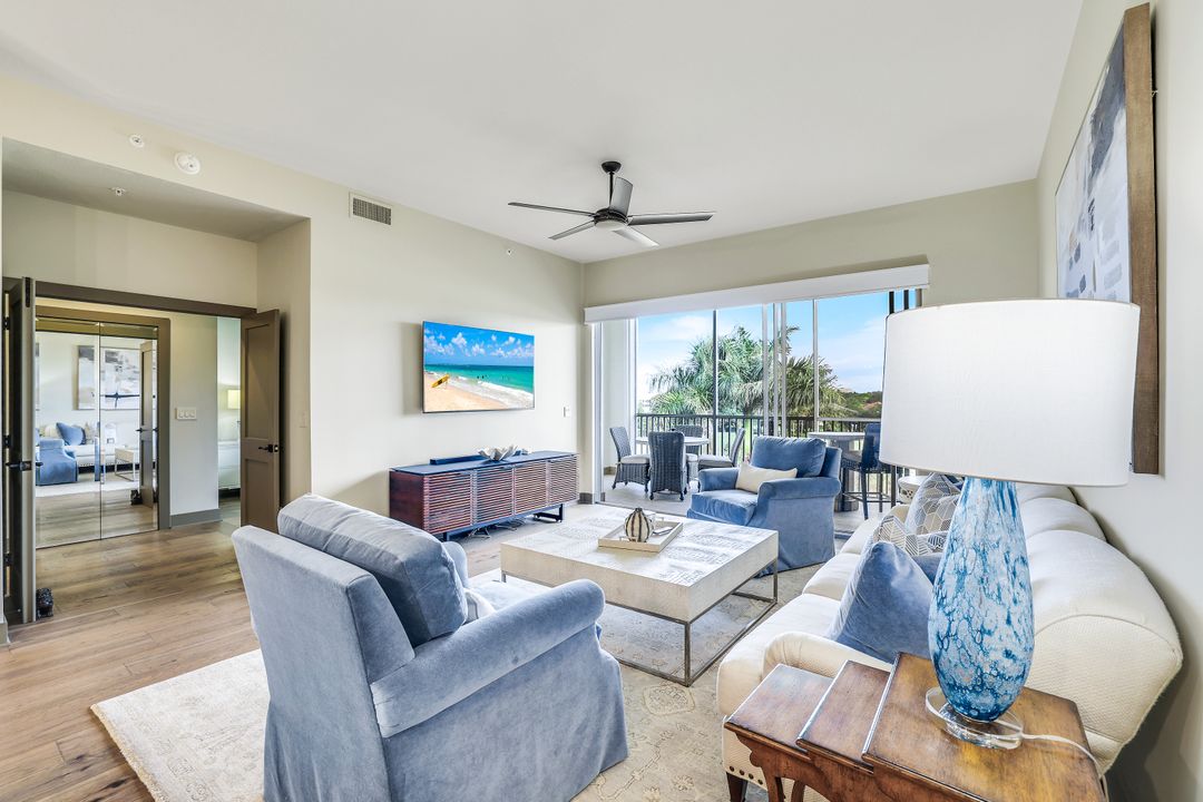 7655 Pebble Creek Cir #404, Naples, FL 34108