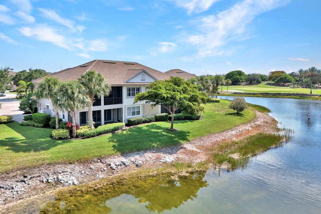 8723 Coastline Ct #202, Naples, FL 34120