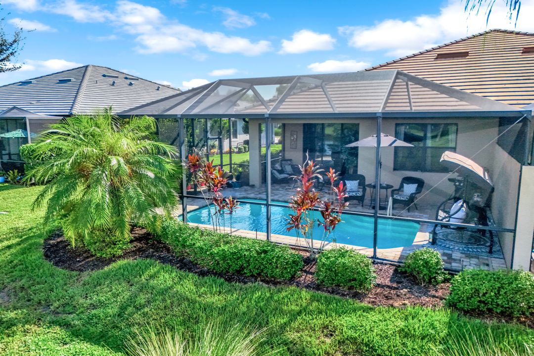 7659 Jacaranda Ln, Naples, FL 34114