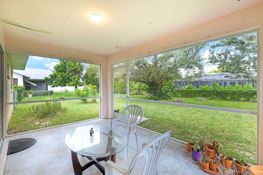 1332 SW 1st Ave, Cape Coral, FL 33991