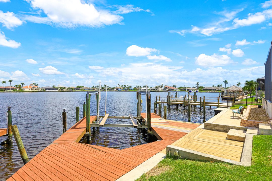 5327 Skyline Blvd, Cape Coral, FL 33914