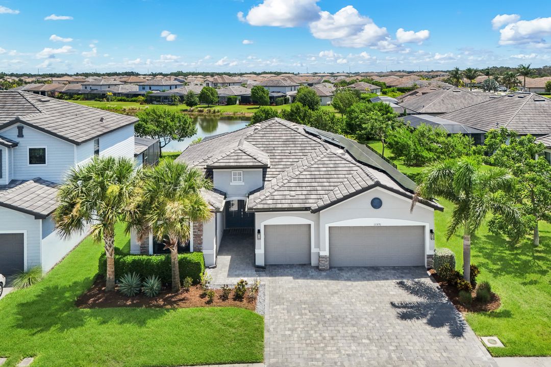 11591 Canopy Loop, Miromar Lakes, FL 33913