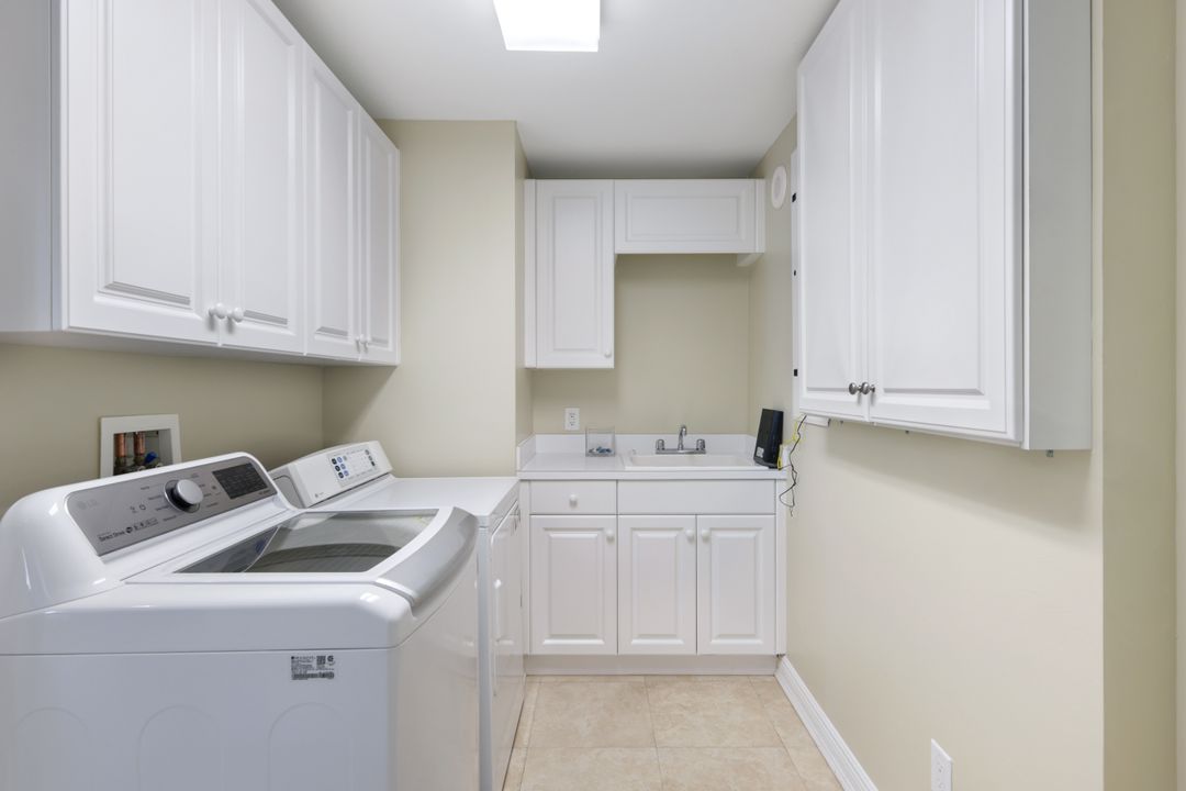 275 Indies Way #1001, Naples, FL 34110