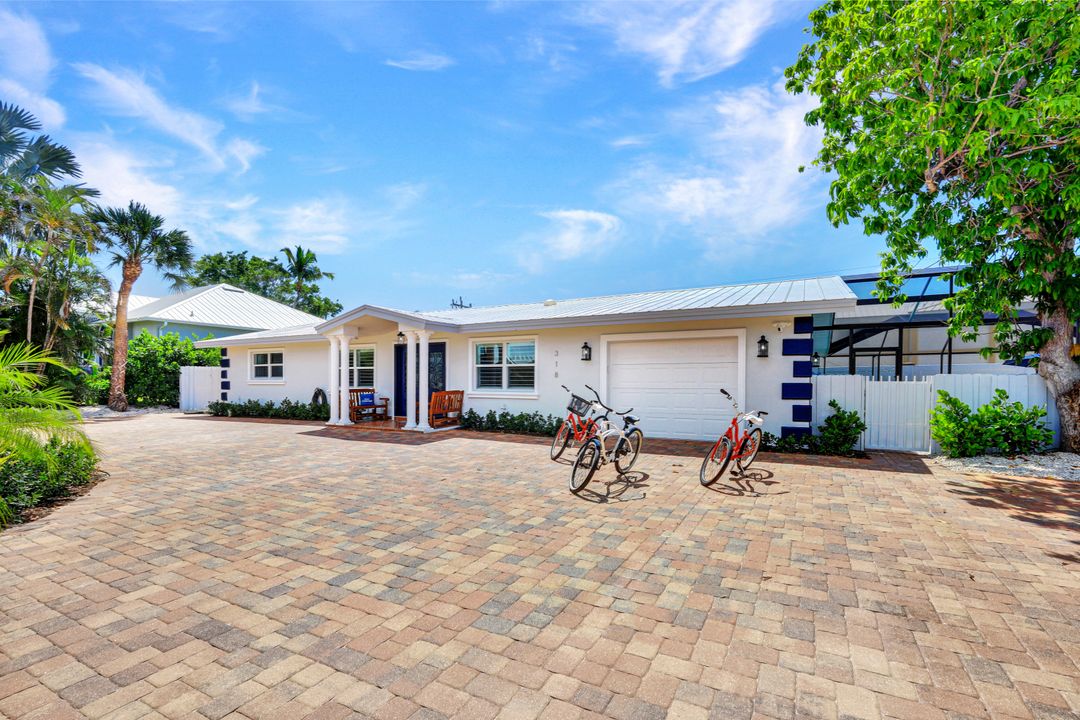 318 Castaways St, Marco Island, FL 34145