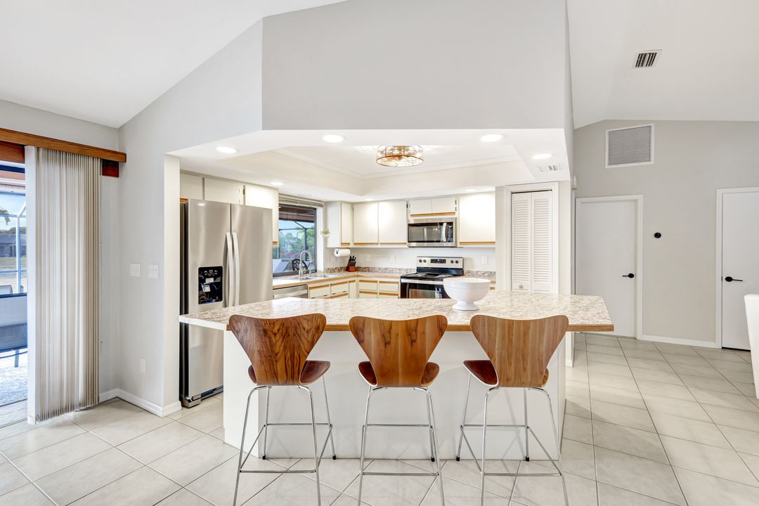 1940 SE 6th Ave, Cape Coral, FL 33990