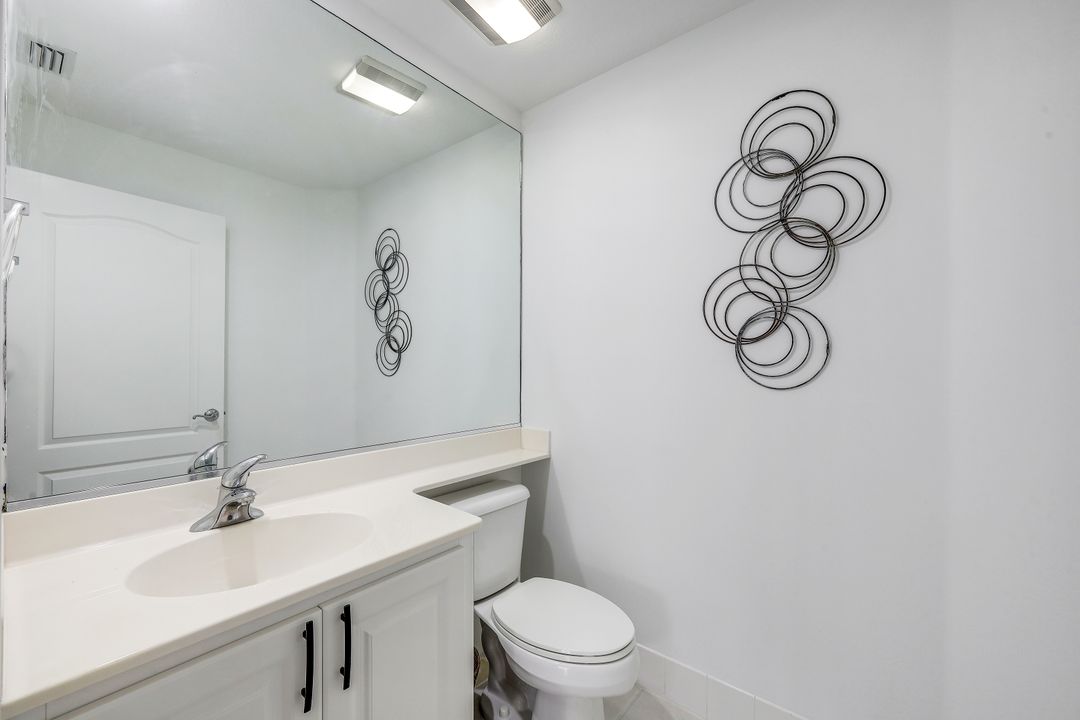 6214 Towncenter Cir, Naples, FL 34119