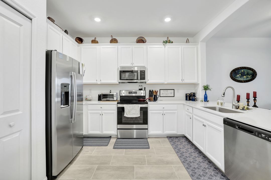 1653 Alameda Dr, Naples, FL 34120