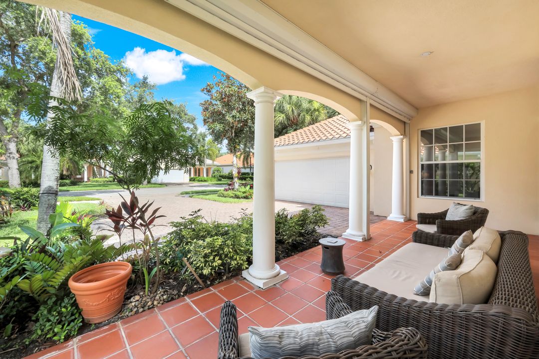 4772 Martinique Wy, Naples, FL 34119