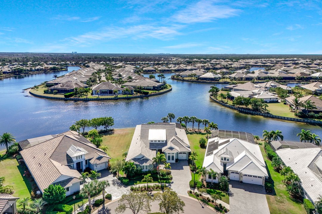 6072 Lucaya Wy, Naples, FL 34112