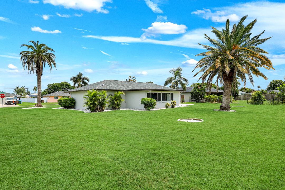 1202 SE 14th Terrace, Cape Coral, FL 33990