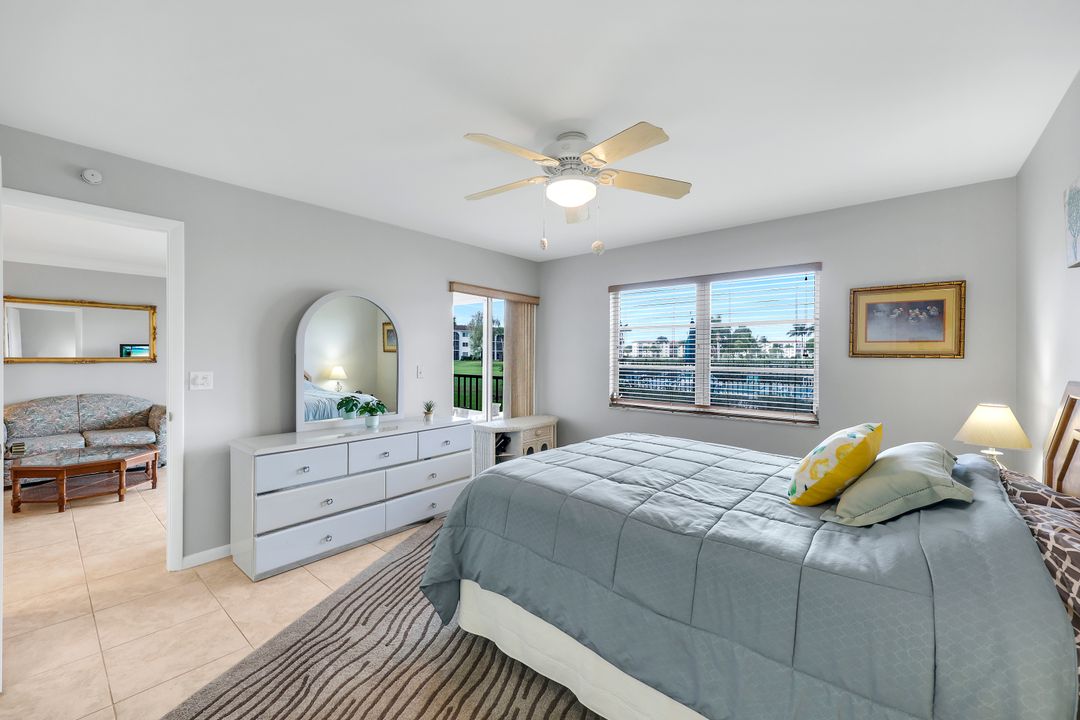 37 High Point Cir E #109, Naples, FL 34103