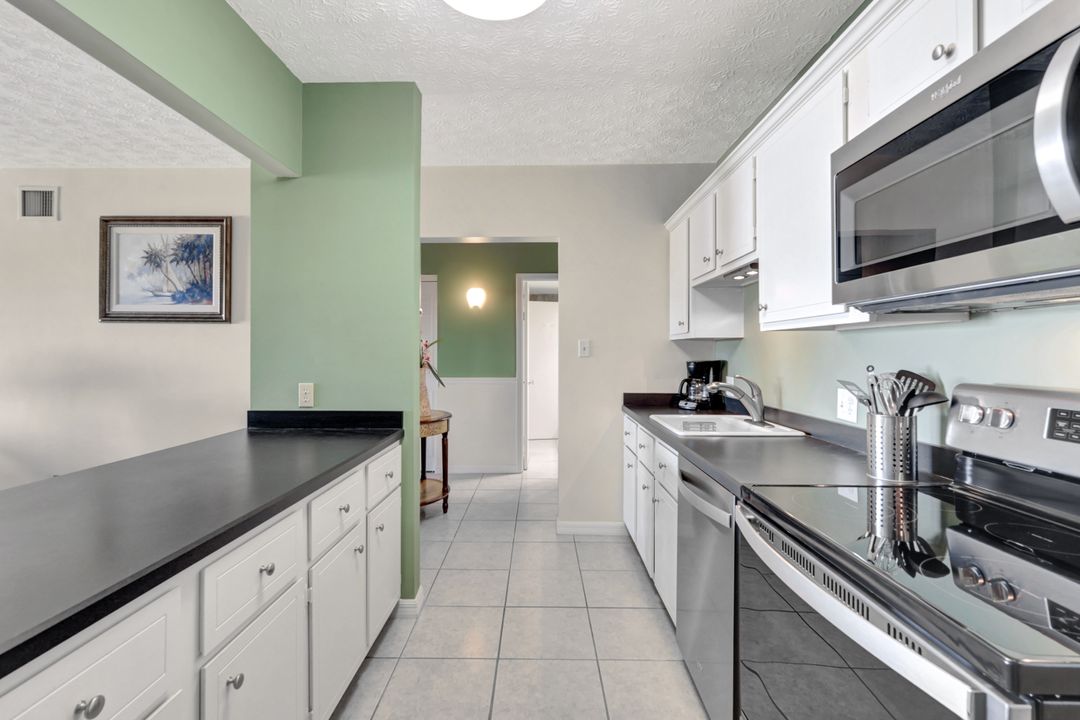 60 W Pelican St #401, Naples, FL 34113