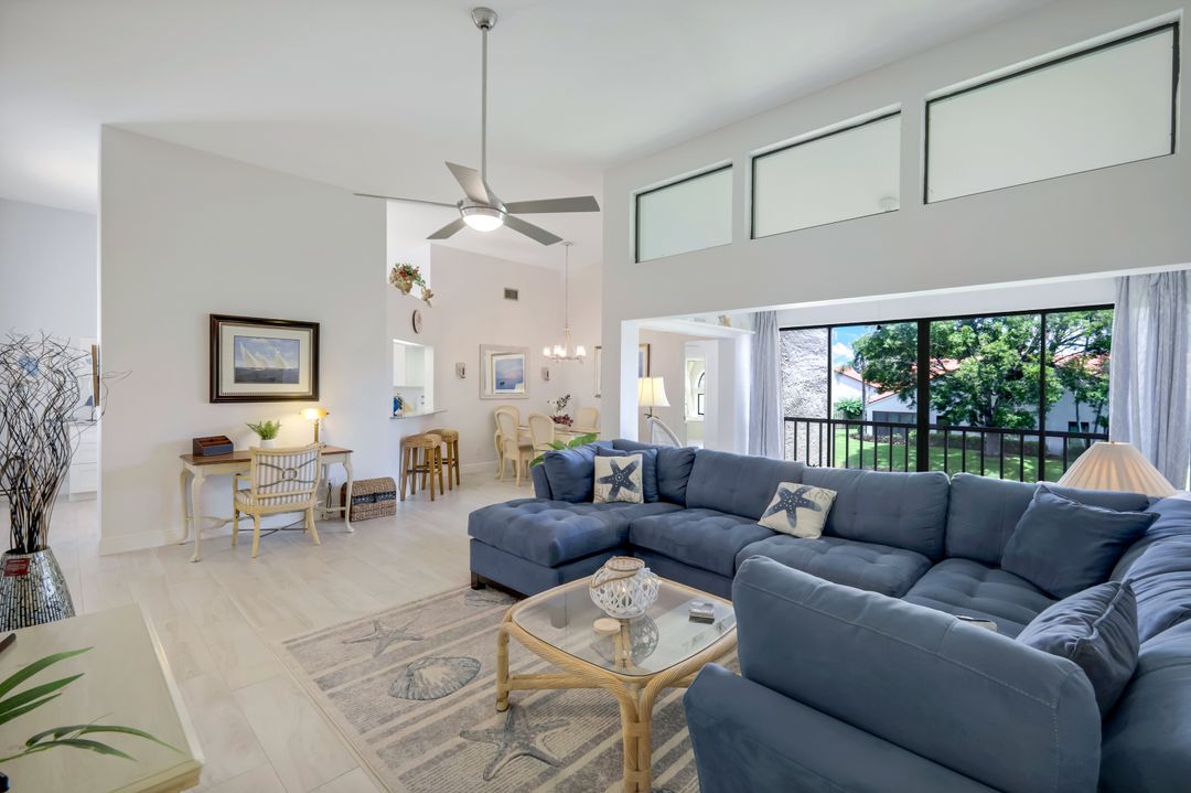 637 Beachwalk Cir #E-203, Naples, FL 34108