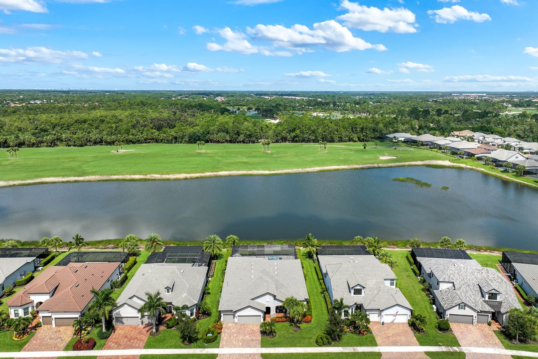 9577 Everglades Dr, Naples, FL 34120
