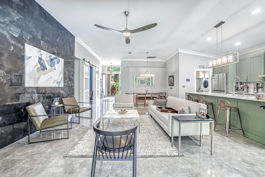 8844 Ventura Way, Naples, FL 34109