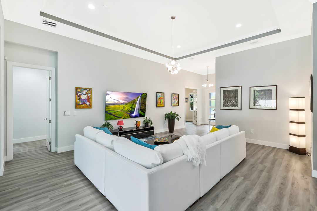 3754 Sapphire Cv Cir, Naples, FL 34114