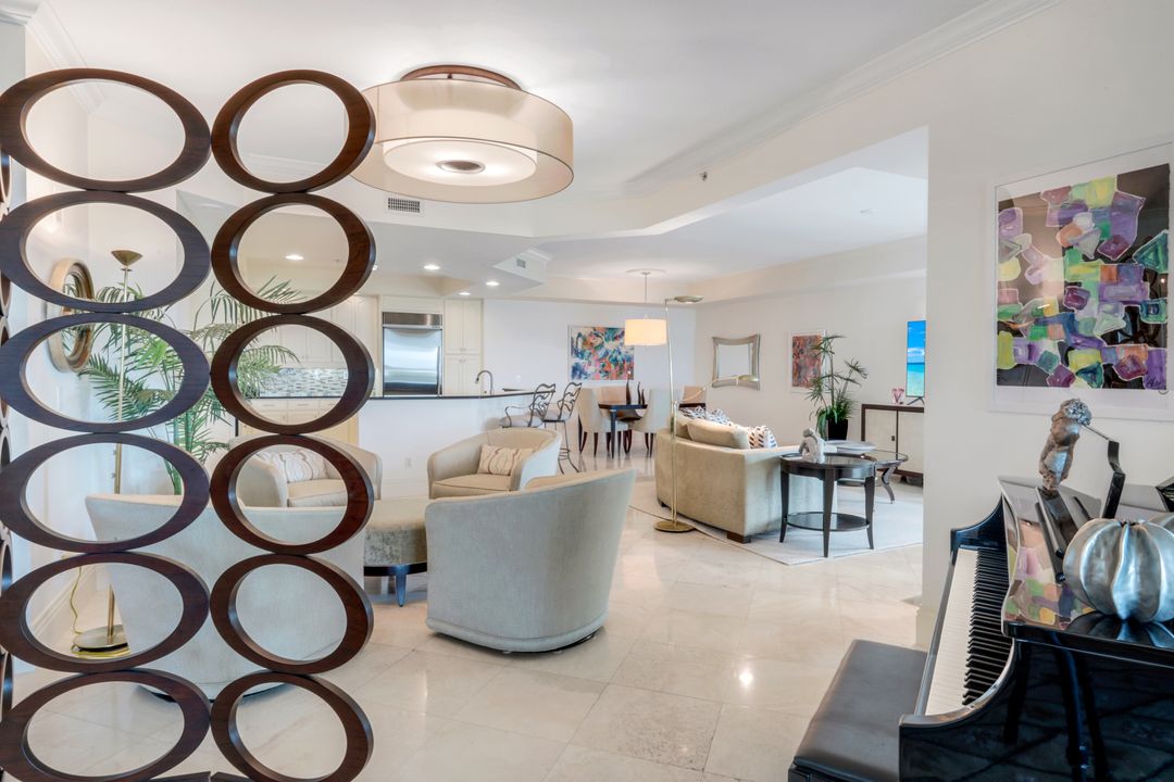 285 Grande Way #503, Naples, FL 34110