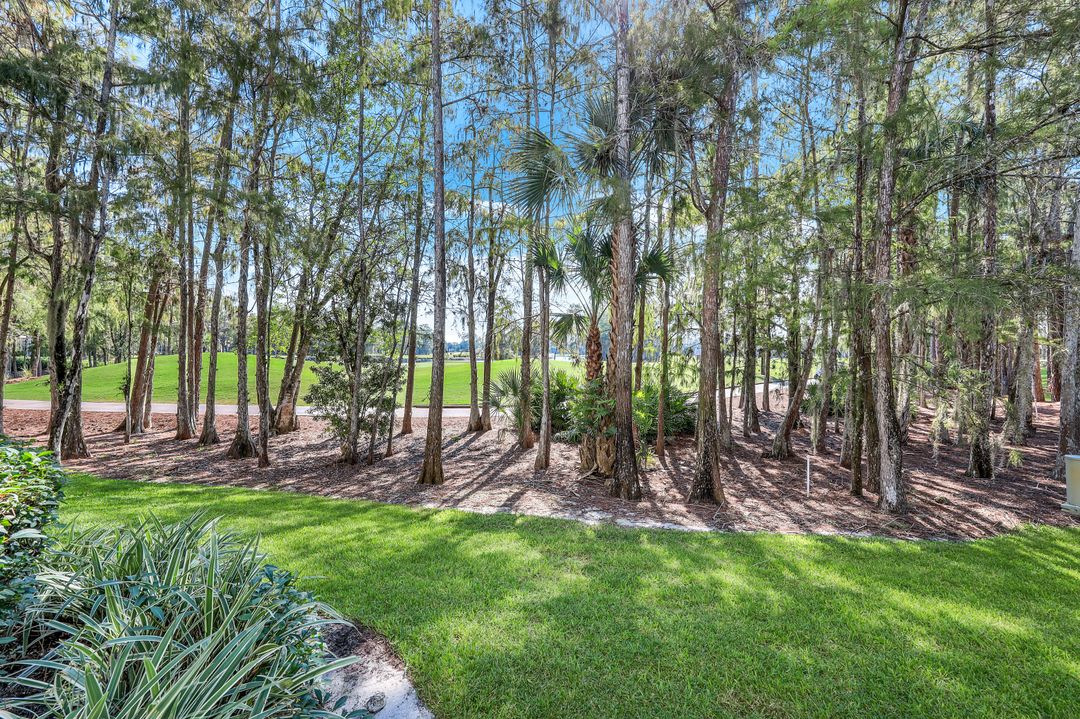 8285 Danbury Blvd #207, Naples, FL 34120