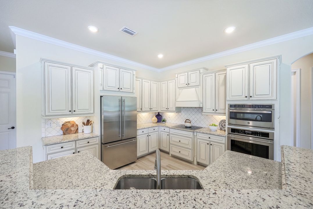 28761 Cavan Ct, Bonita Springs, FL 34135