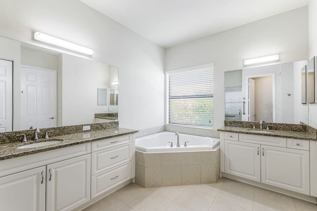 13644 Mandarin Cir, Naples, FL 34109